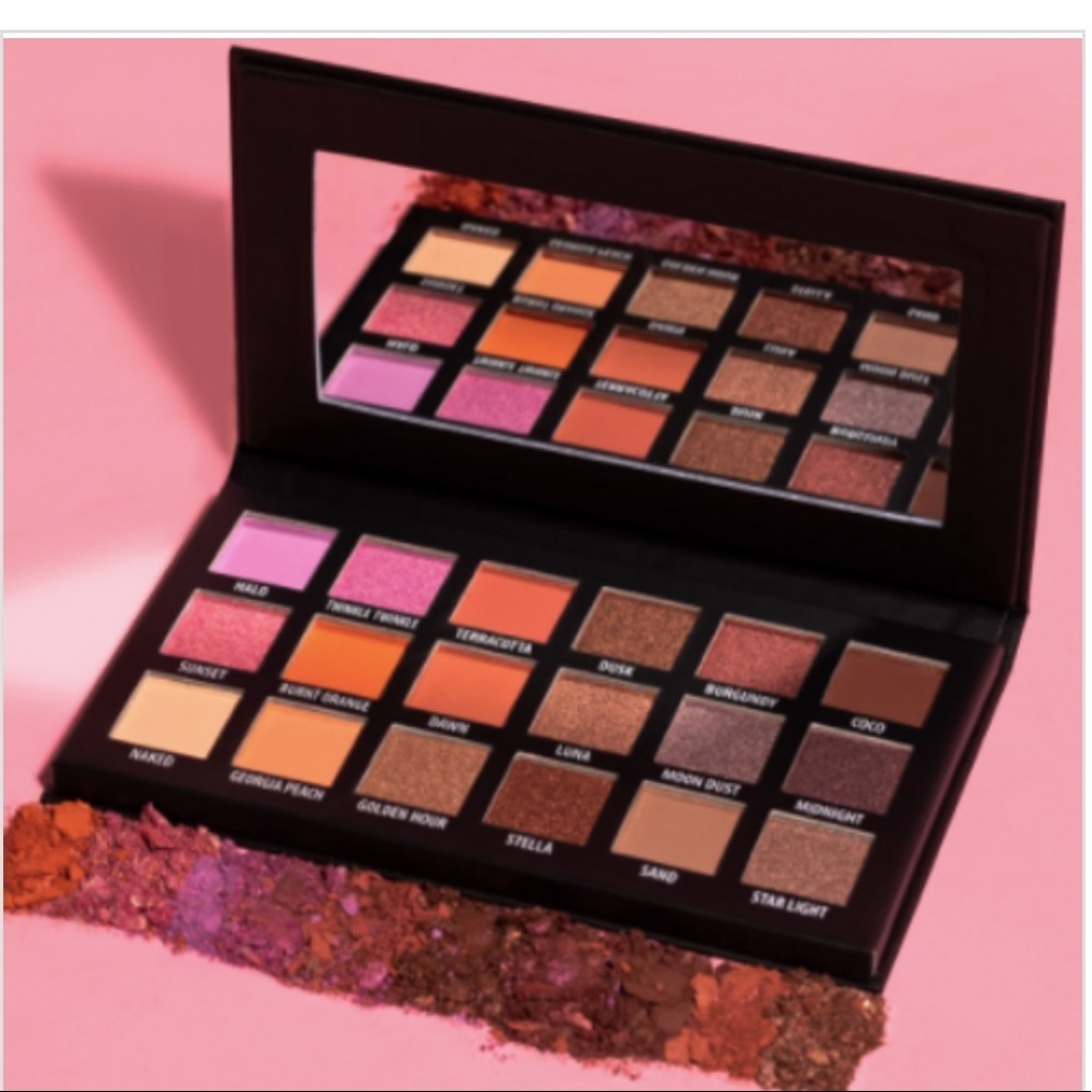 KAB‎ Cosmetics day + night eyeshadow palette brand new in box
